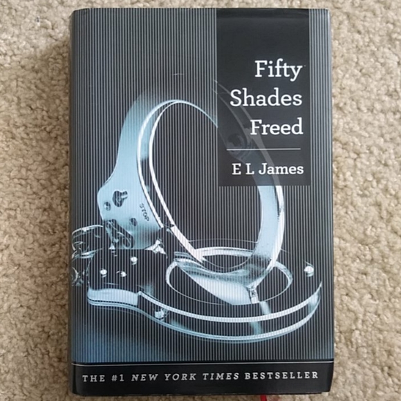 📚 Fifty Shades Freed Book 3 - Picture 1 of 3